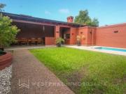 Casa con Hermoso Quincho y Pileta Barrio Las Américas