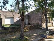 Casa con importante terreno en el centro de General...