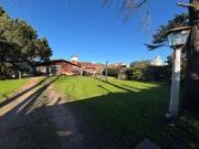 Casa con importante terreno en Venta