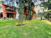 Casa con increíble Jardín y cabaña en Venta en Lomas de...