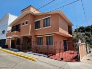 Casa con inigualable ubicación, En Col. La Pradera,...