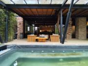 Casa con jacuzzi, temazcal y vista al bosque en Av?ndaro