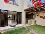 CASA CON JARDIN 3 HABITACIONES 150M2 EN RENTA TUMBACO