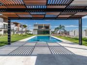 Casa con jardín alberca ‍♀️ y vigilancia las 24hrs ‍♀️...