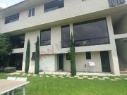 Casa con jardin en Bosque del Centenario, La Herradura...