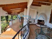 CASA CON JARDIN EN EL CENTRO DE VALLE