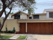 Casa con jardín en La Molina, excelente ubicación!