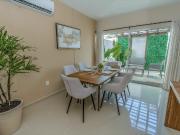 CASA CON JARDIN EN RESIDENCIAL EN VENTA PLAYA DEL CARMEN