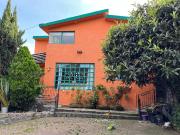 Casa con jardin en venta en San Nicolas Totolapan...
