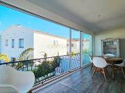 Casa con jardín privado y vistas al mar en Grifeu,...