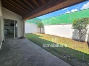 Casa con jardín y 4 recámaras en VENTA Sexta Sección...