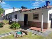 CASA CON JARDIN Y GARAGE