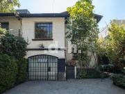 Casa con jardín y gran potencial de renovación en Virreyes