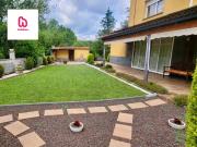 CASA CON JARDÍN Y PISCINA