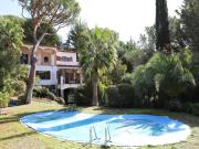 Casa con jardín y piscina en Roca de Malvet 333m² Santa...