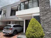 Casa con jardín y terraza en una zona exclusiva de Cota