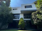 Casa con JARDÍN y VIGILANCIA a 10 minutos de Santa Fe