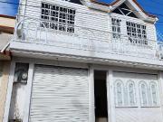 Casa con Local Comercial, 6 Recámaras, Fracc. La...