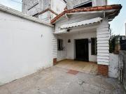 Casa con local comercial a refaccionar,oportunidad