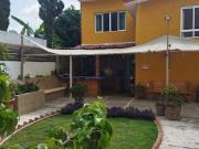 Casa con local comercial en Estrada Cajigal