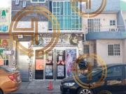 Casa con Local Comercial en Venta en el Fracc. Los...