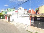 CASA CON LOCAL COMERCIAL UBICADA EN VILLA LAS FLORES,...