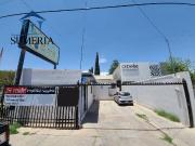CASA CON LOCAL COMERCIAL Y ALBERCA