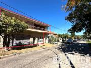 Casa con local en Cooperarios