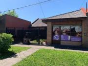 Casa con Local en Venta