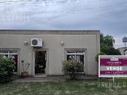 Casa Con Local En Venta