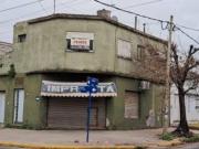 CASA CON LOCAL MAS 1 PH MAS 2 COCHERAS VENTA EN BLOCK EN...