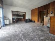 Terreno sobre avenida. CASA CON LOCAL Y GALPON EN...