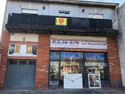 Casa con Local Zona Comercial terreno libre atras vende...