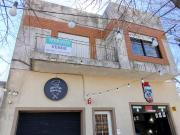 Casa con locales / cocheras / deposito en venta en Tolosa