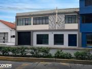 Casa con Locales Comerciales en Venta en Av. Daniel...