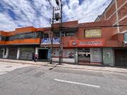 Casa con locales en avenida principal La Maldonado...