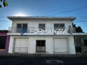 Casa con Locales en Venta en Colonia Centro en Colima