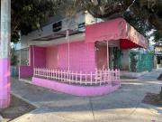 Casa con locales en venta en Colonia Colón