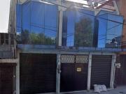 Casa con locales en venta en Parque Residencial...