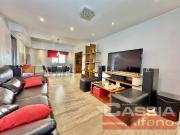 CASA CON LOCALES VENTA EN BLOCK, IMPECABLE ESTADO CON...