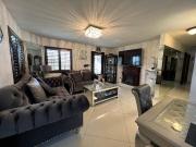 Casa con loft y local en venta. Av. Reforma cerca Blvd....