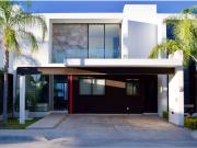 CASA con muebles PRIVADA MODENA