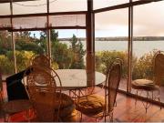 CASA CON MUELLE PRIVILEGIADAS VISTAS AL LAGO RAPEL