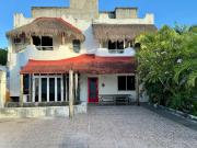 Casa con opción de ampliación, en venta, Adolfo Lopez...