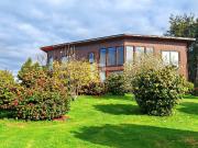 CASA CON ORILLA DE LAGO Y VISTA VOLCANES