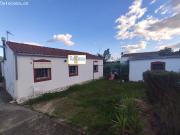 Casa con parcela en la Perala