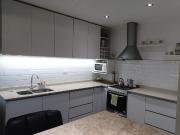 Casa con parque, 3 ambientes en excelente estado