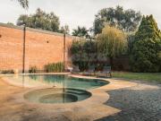 Casa con parque y piscina Lanús Oeste