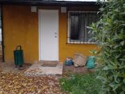 CASA CON PATIO Y ESTACIONAMIENTO EN CERRO NAVIA