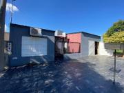 CASA CON PATIO Y PILETA